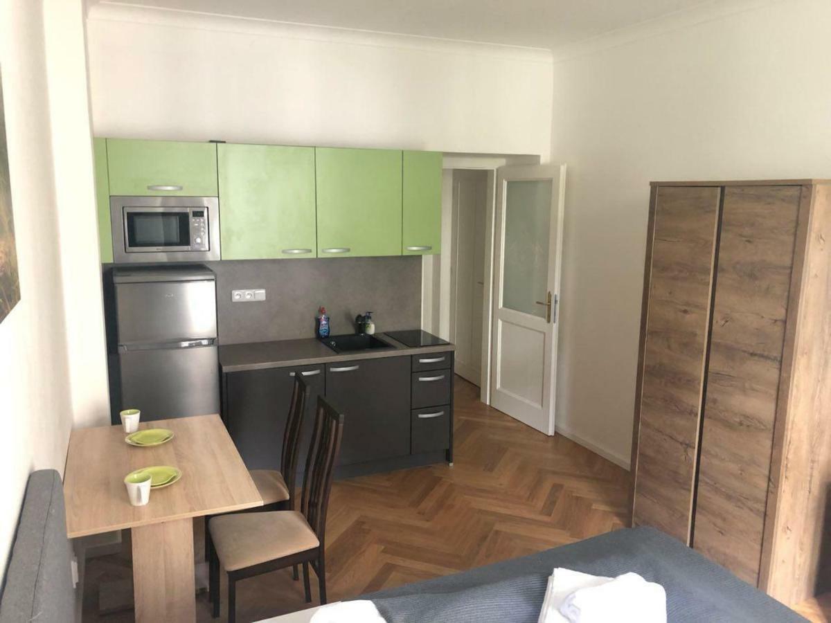 Friendly apartments in Prag Exterior foto